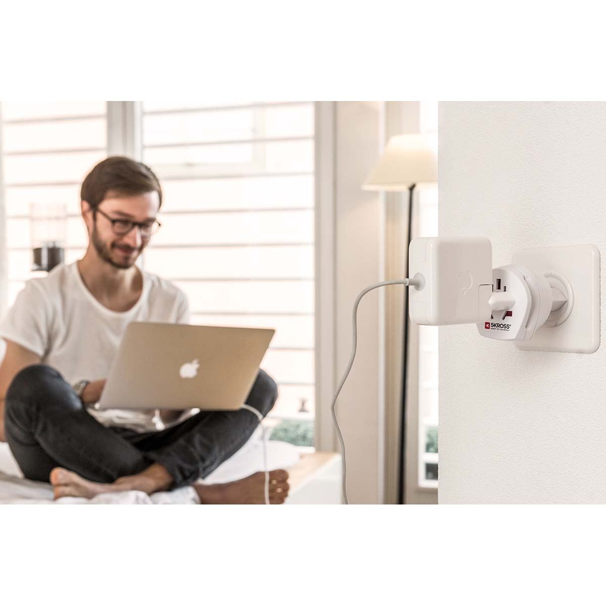Skross SKross | Travel Adapter | Combo - World-to-Switzerland Earthed