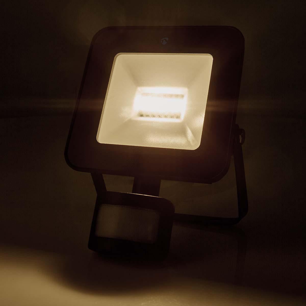 Nedis Smartlife Outdoor Light | Motion Sensor | 1500 lm | Wi-Fi | 20 W | Dimmable White | 3000 - 6500 K | Aluminium | Android™ / IOS
