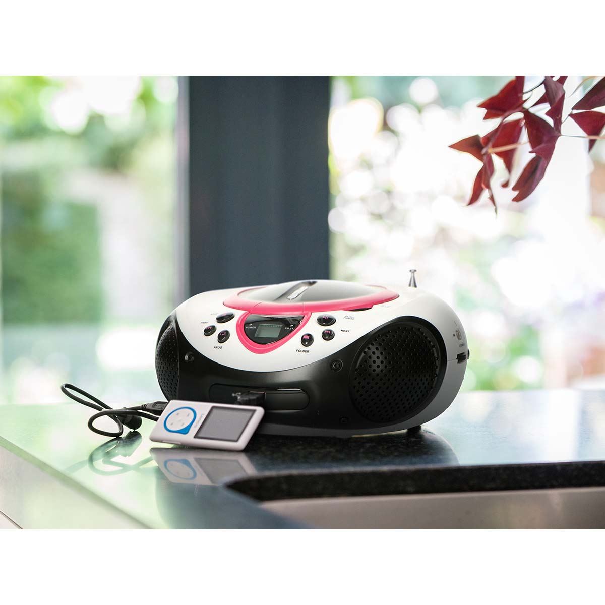 Lenco Portable FM Radio CD and USB player Pink