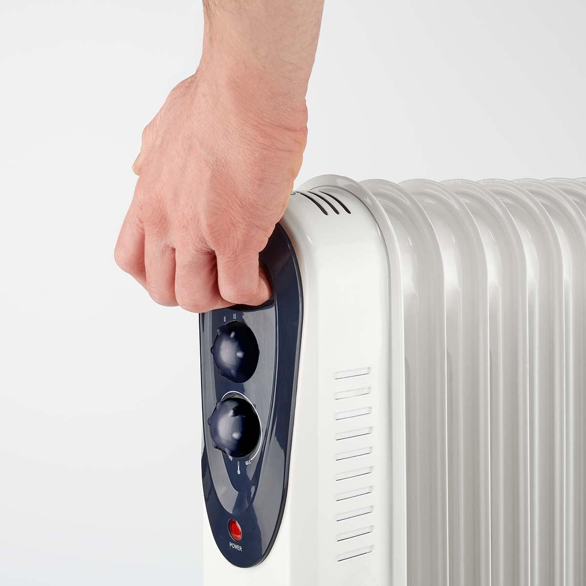 Nedis Mobile Oil Radiator | 800 / 1200 / 2000 W | 9 Fins | Adjustable thermostat | 3 Heat Settings | Fall over protection | White
