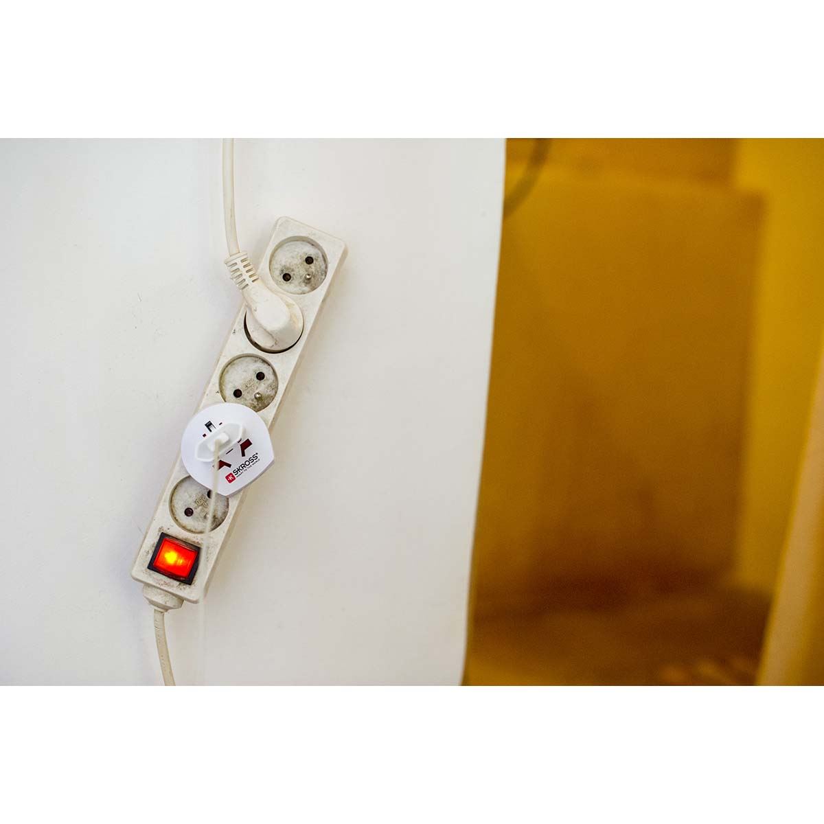 Skross SKross | Travel Adapter World-to-Europe Earthed
