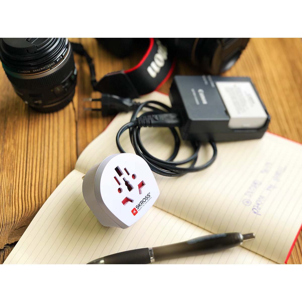 Skross SKross | Travel Adapter World-to-UK Earthed