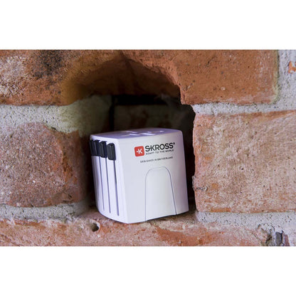 Skross SKross | MUV USB (2xA) Compact 2-pole world travel adapter with 2 integrated USB ports