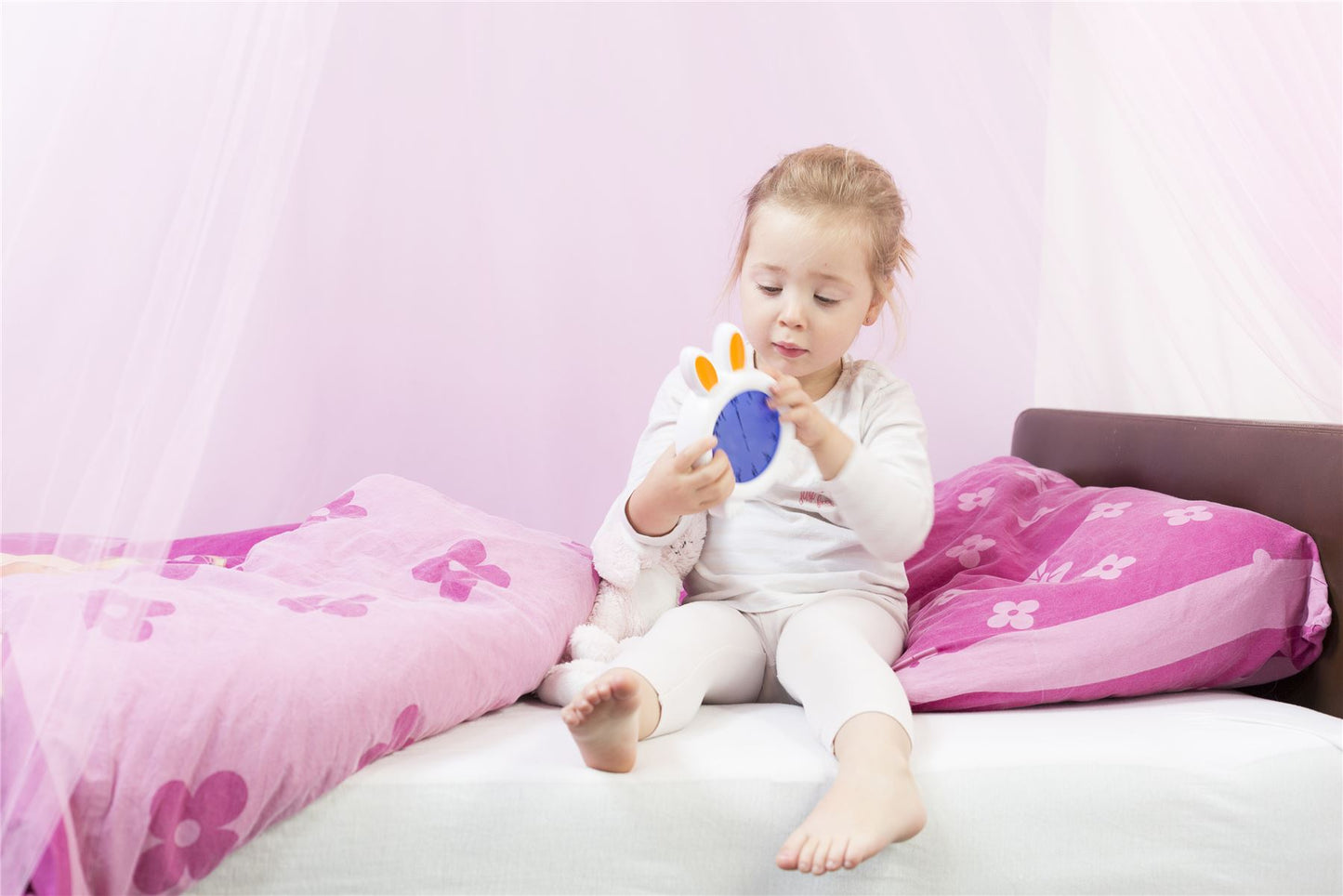 Alecto BC100BUNNY | Sleep Trainer & Night Lamp Light / Alarm Clock - Rabbit