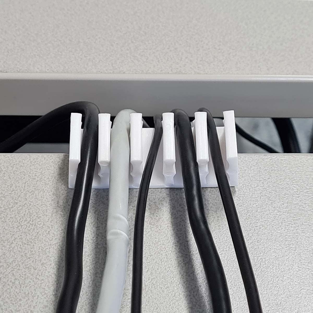 Nedis CMGC21052WT | Cable Management | Cable Clip | Click and Go | 2 pcs | Number of slots: 5 Slots | Maximum cable thickness: 7.1 mm | Polypropylene | White