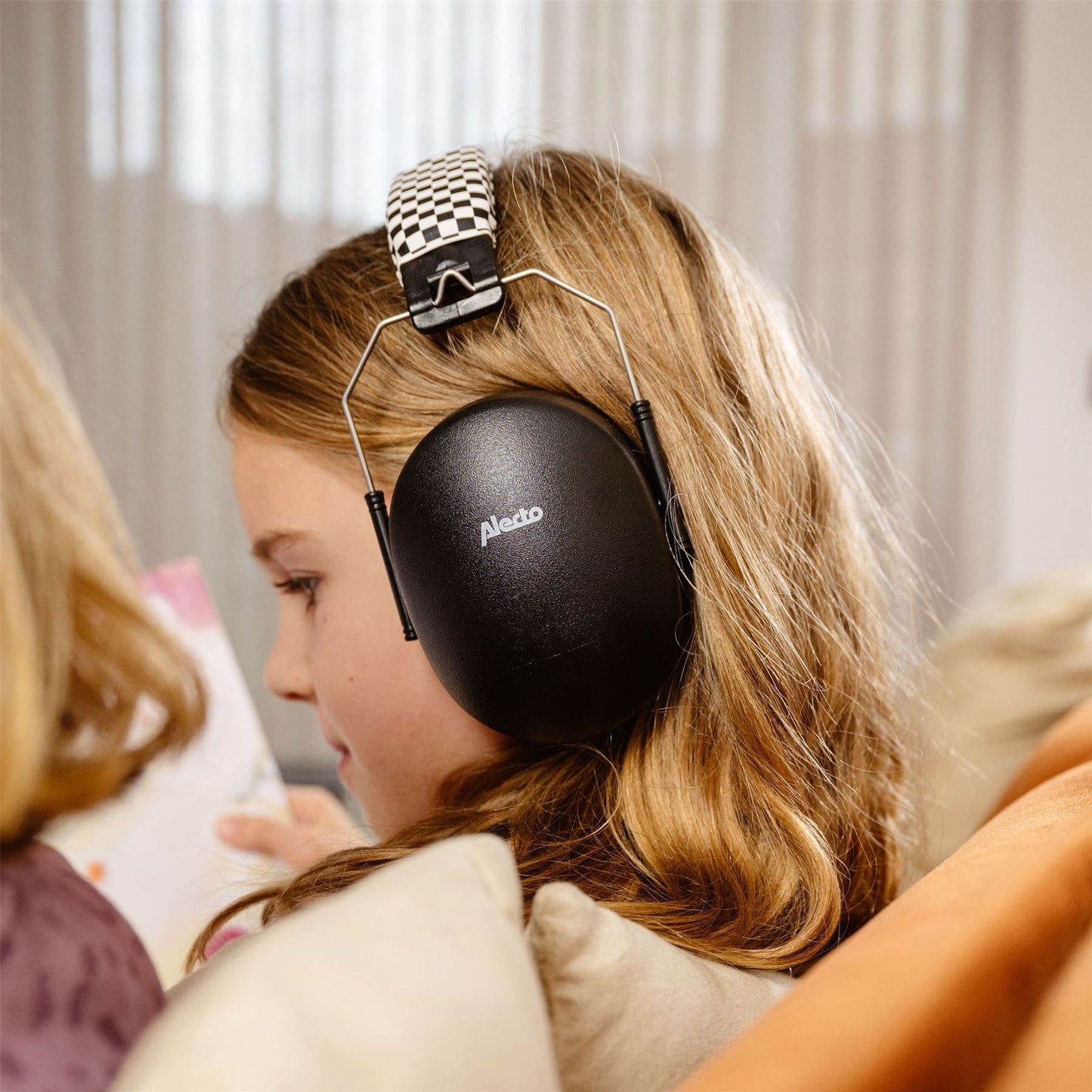 Alecto BV-71 Earmuff Noise Suppressors | Sensory Overload Protection | for kids Black