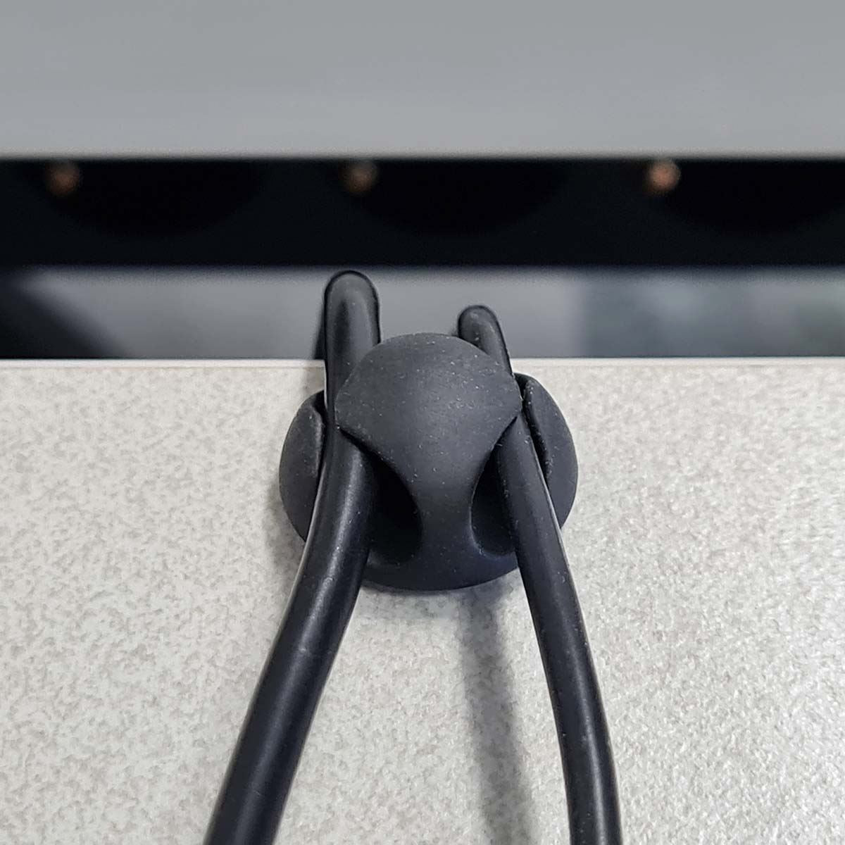 Nedis CMGC20026BK | Cable Management | Cable Clip | Click and Go | 6 pcs | Number of slots: 2 Slots | Maximum cable thickness: 5.3 mm | TPE | Black