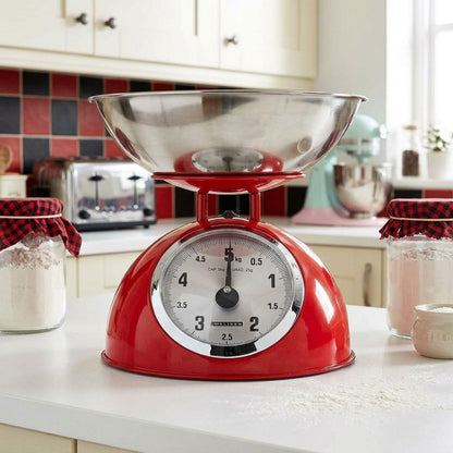 MELISSA Retro Kitchen Scale | Analog | Metal Housing | Removable bowl | Max. 5kg | 25-gram increments | Red