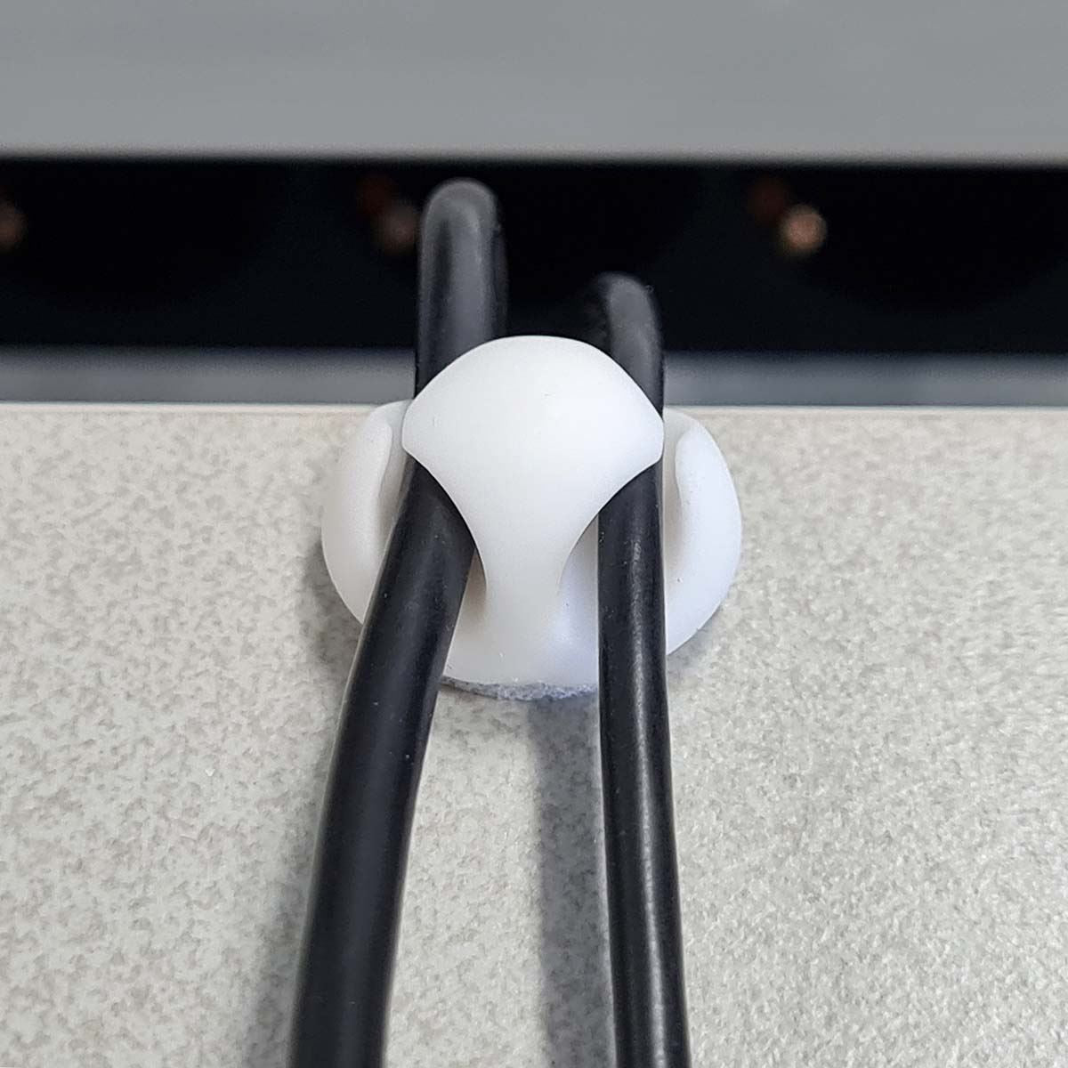 Nedis CMGC20026WT | Cable Management | Cable Clip | Click and Go | 6 pcs | Number of slots: 2 Slots | Maximum cable thickness: 5.3 mm | TPE | White