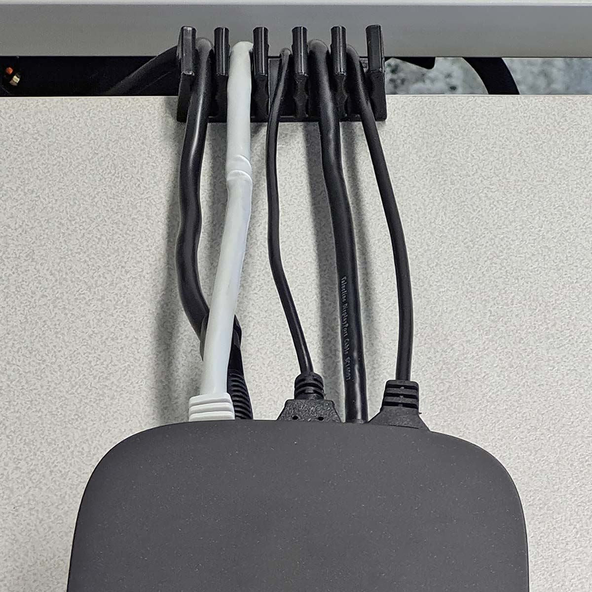 Nedis CMGC21052BK | Cable Management | Cable Clip | Click and Go | 2 pcs | Number of slots: 5 Slots | Maximum cable thickness: 7.1 mm | Polypropylene | Black