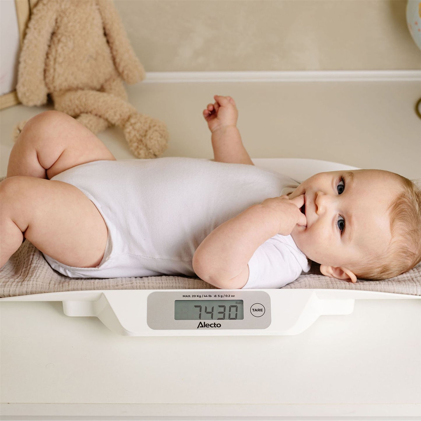 Alecto BC-30 | Digital Baby Weighing Scales, Personal Scale - Up to 20 kg with Carry Case