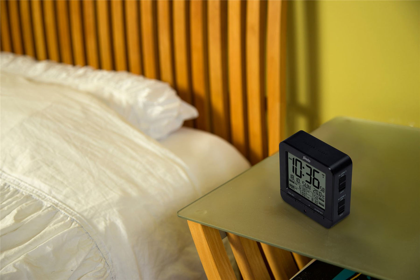 Alecto LCD Alarm Clock | Snooze | 4 Alarm Settings | with Indoor Thermometer | Black