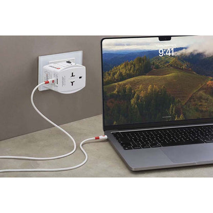 Skross Travel Adapter 2-Pole World travel adapter with integrated Dual USB Charger (1x USB C & 1 x USB) 45 Watt Power Delivery