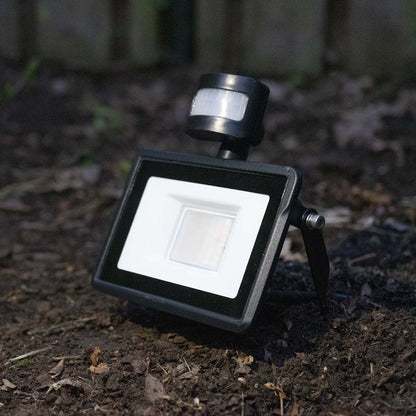 Nedis Smartlife Outdoor Light | Motion Sensor | 1500 lm | Wi-Fi | 20 W | Dimmable White | 3000 - 6500 K | Aluminium | Android™ / IOS